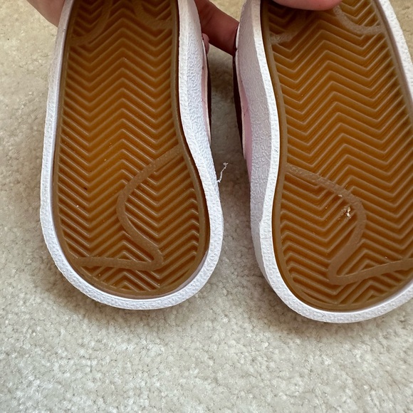 Nike Kids Pink Sneakers - Picture 2 of 4